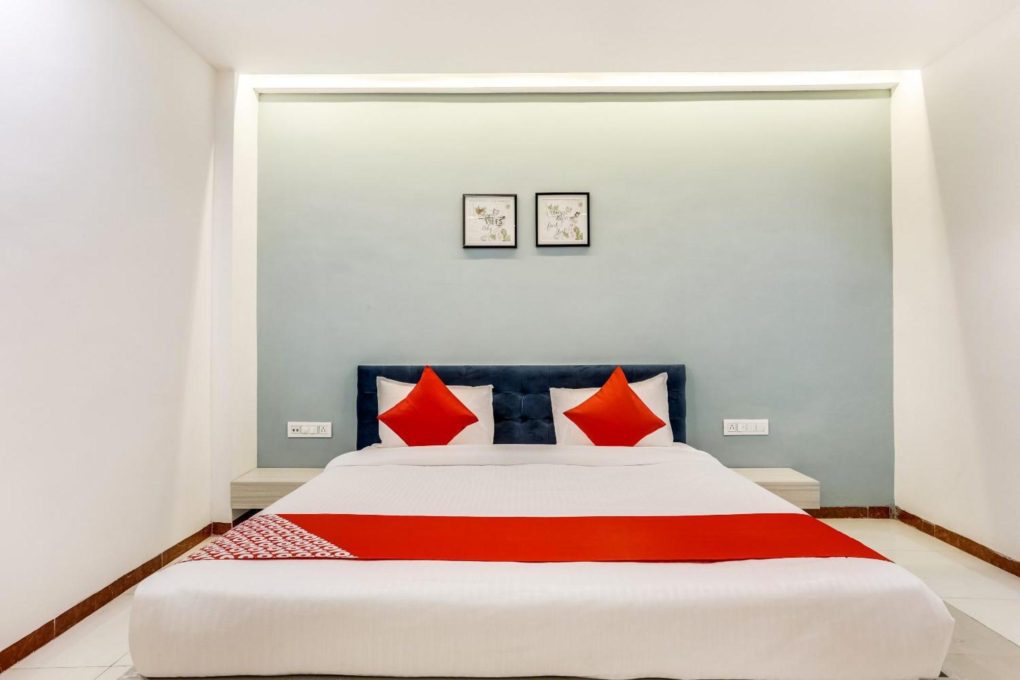 Hotel O Omkar インドール エクステリア 写真
