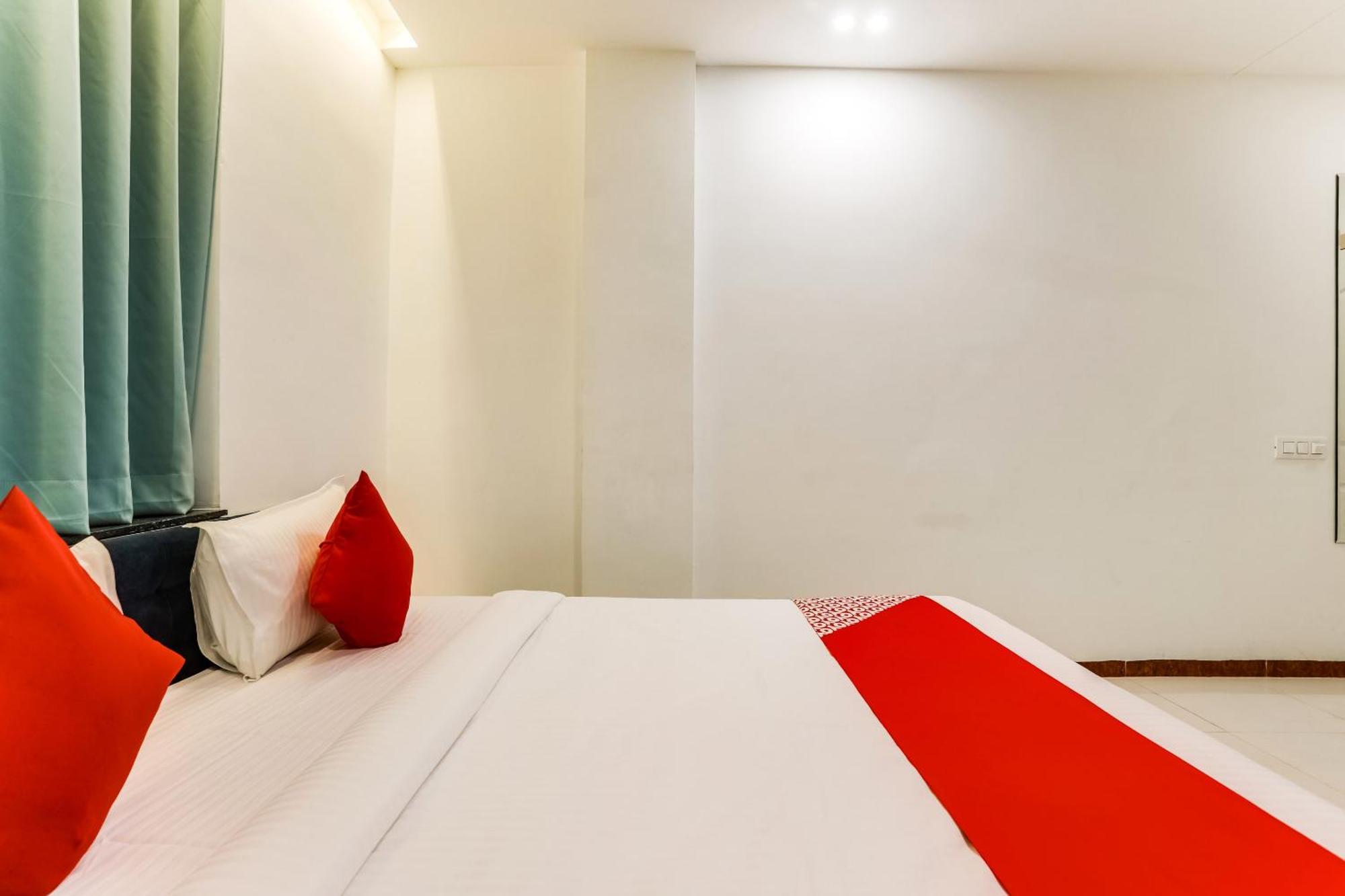Hotel O Omkar インドール エクステリア 写真