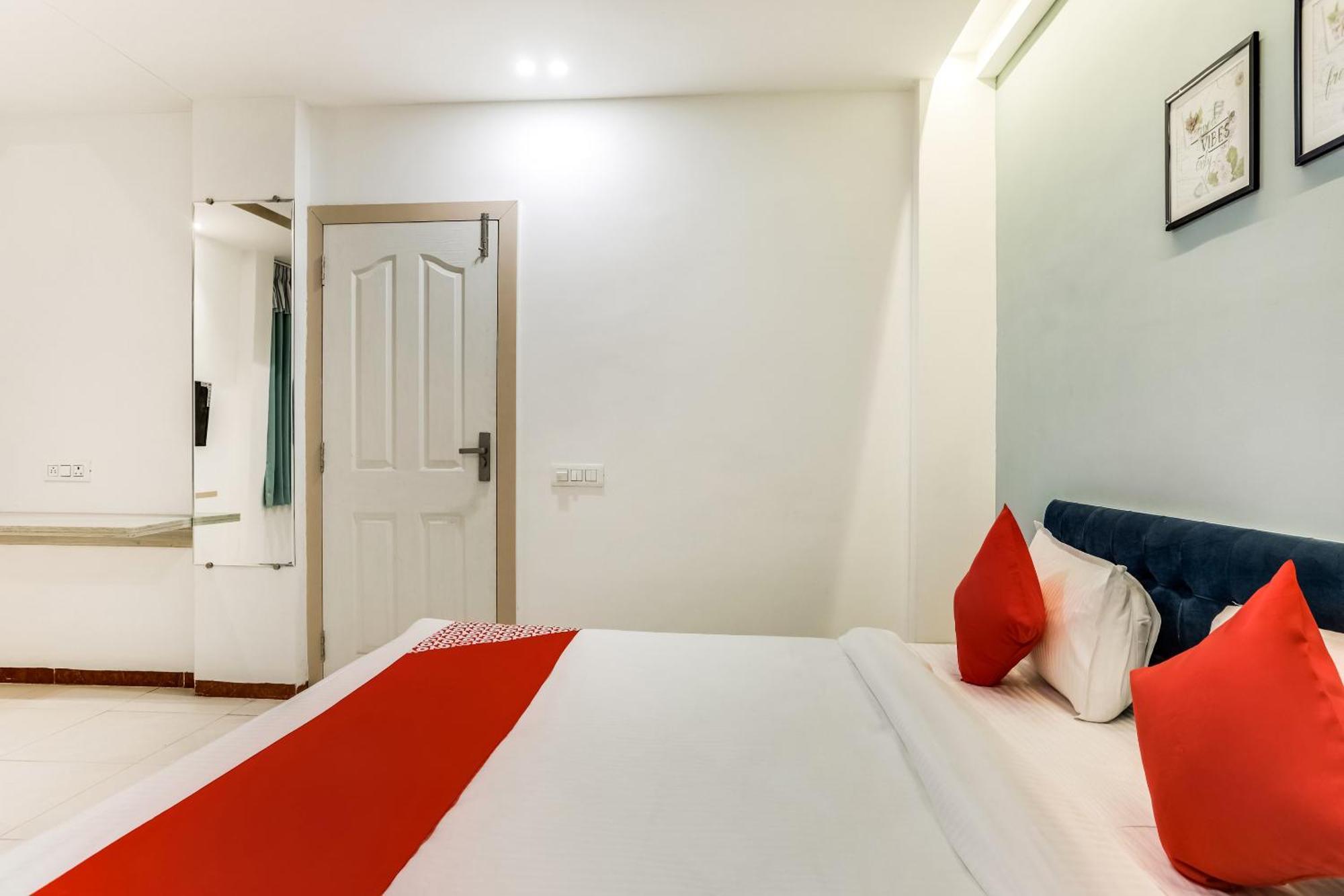 Hotel O Omkar インドール エクステリア 写真