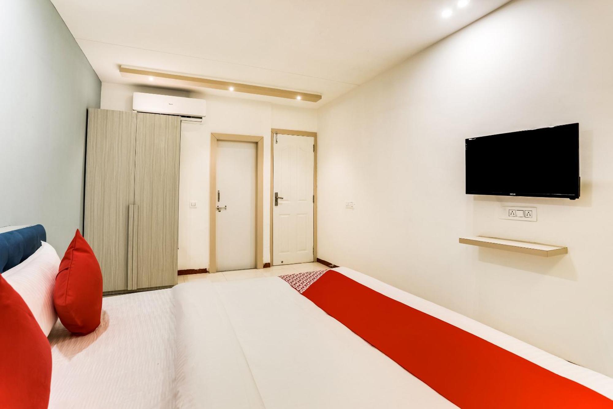 Hotel O Omkar インドール エクステリア 写真