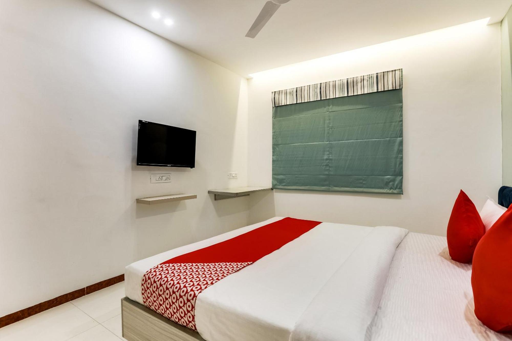 Hotel O Omkar インドール エクステリア 写真