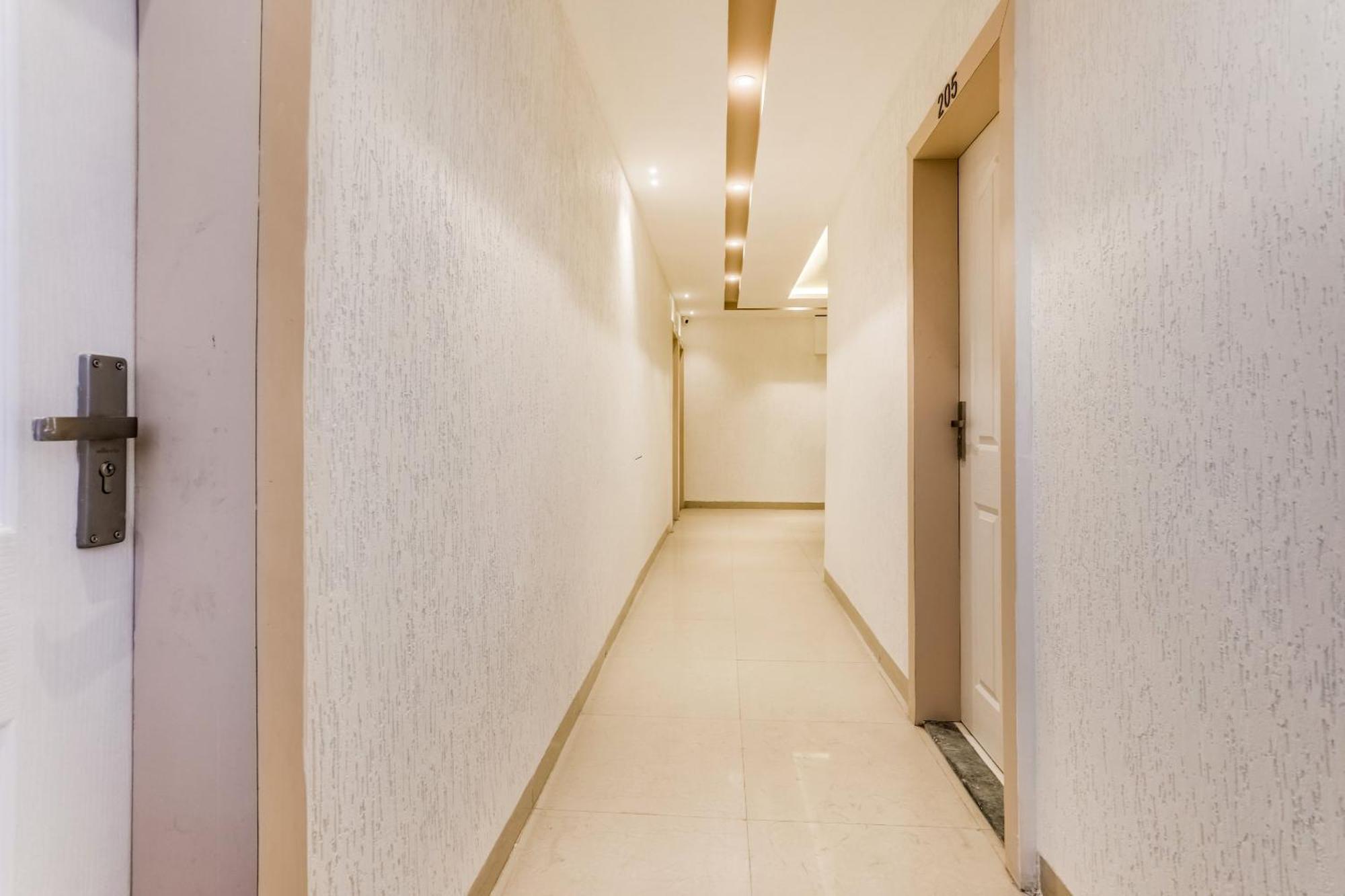 Hotel O Omkar インドール エクステリア 写真