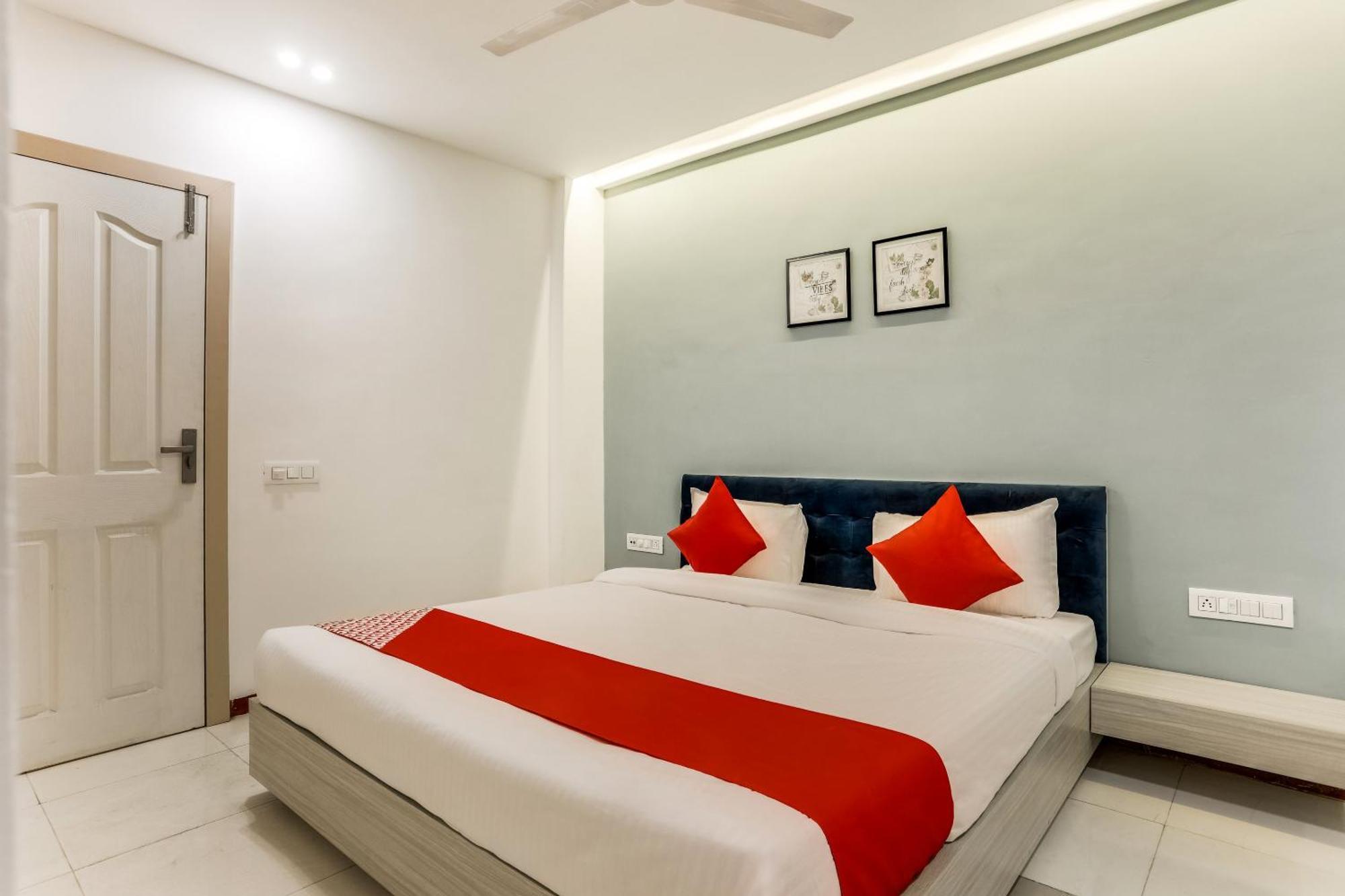 Hotel O Omkar インドール エクステリア 写真